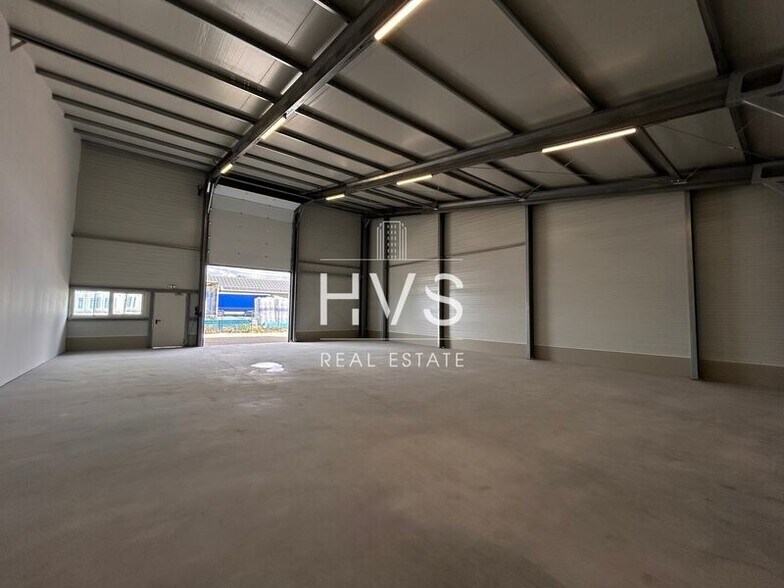 Flex in Rognac for lease - Interior Photo - Image 1 of 4