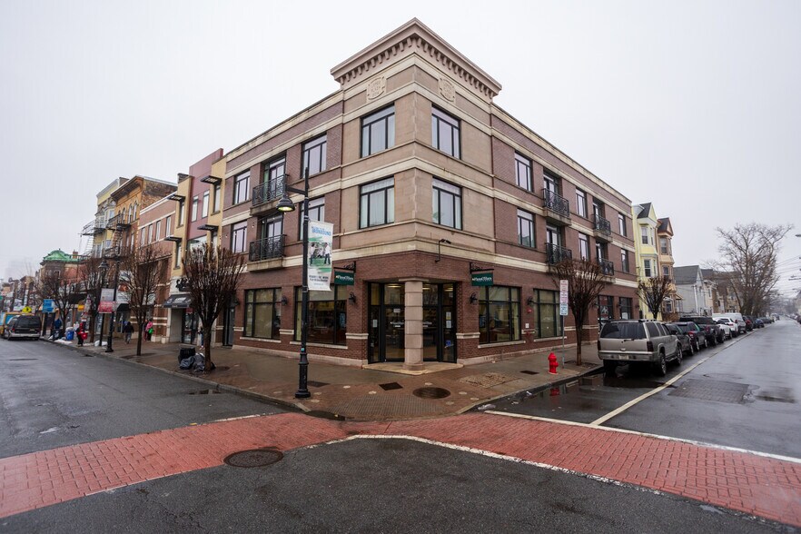 198 Ferry St, Newark, NJ for lease - Building Photo - Image 1 of 16