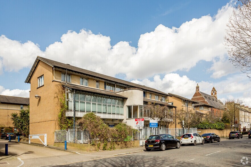 75 Hanley Rd, London, N4 3DQ