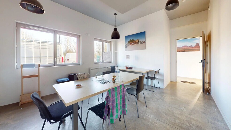 Flex in Coignières for sale - Interior Photo - Image 2 of 13