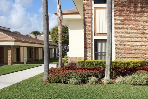 130 John F Kennedy Dr, Lake Worth, FL for lease - Building Photo - Image 3 of 17