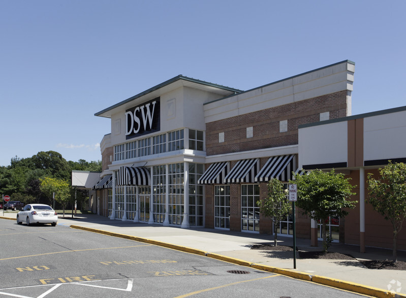3956-4099 Middle Country Rd, Lake Grove, NY for lease - Primary Photo - Image 1 of 5