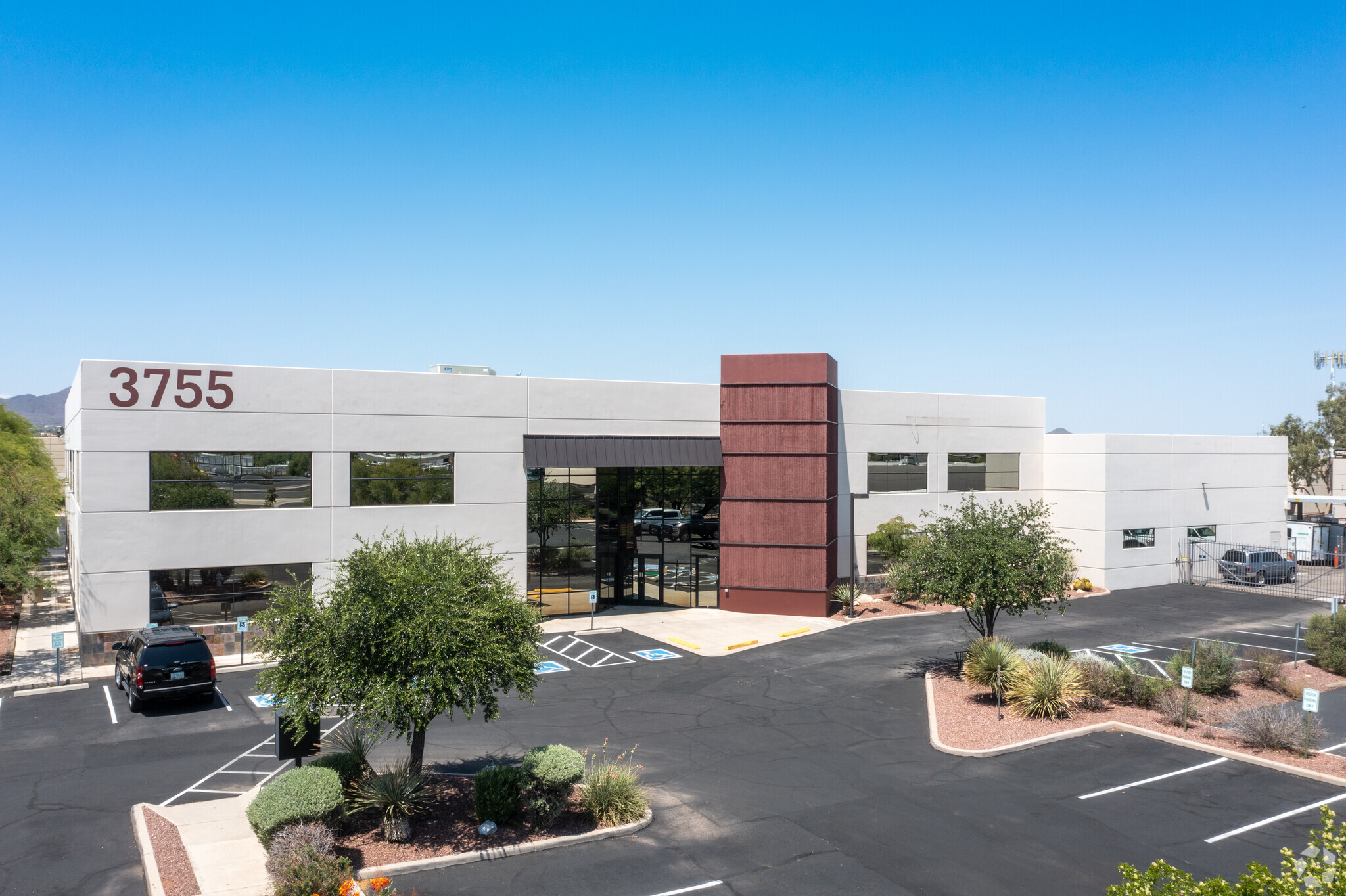 3755 N Business Center Dr, Tucson, AZ for sale Primary Photo- Image 1 of 1