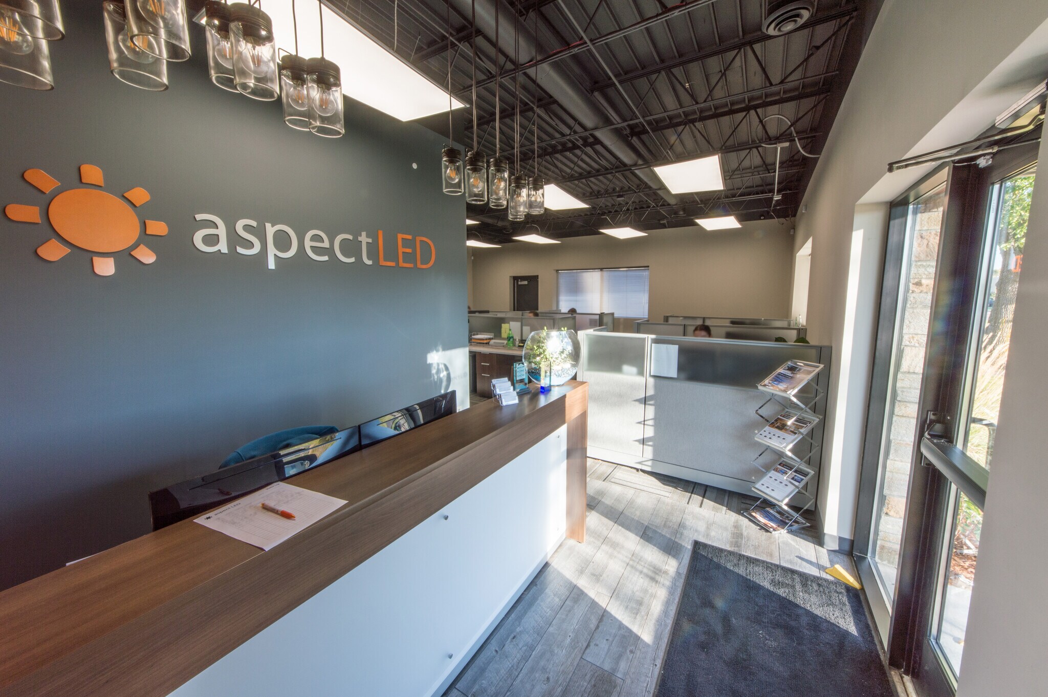 3755 N Dunlap St, Arden Hills, MN for lease Interior Photo- Image 1 of 7