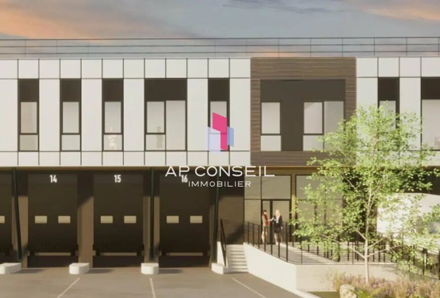 Office in Trappes for lease - Building Photo - Image 2 of 6