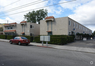 More details for 401-433 W Ramona St, Ventura, CA - Multifamily for Sale