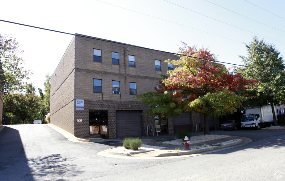 5509 Vine St, Alexandria, VA for lease - Building Photo - Image 1 of 11