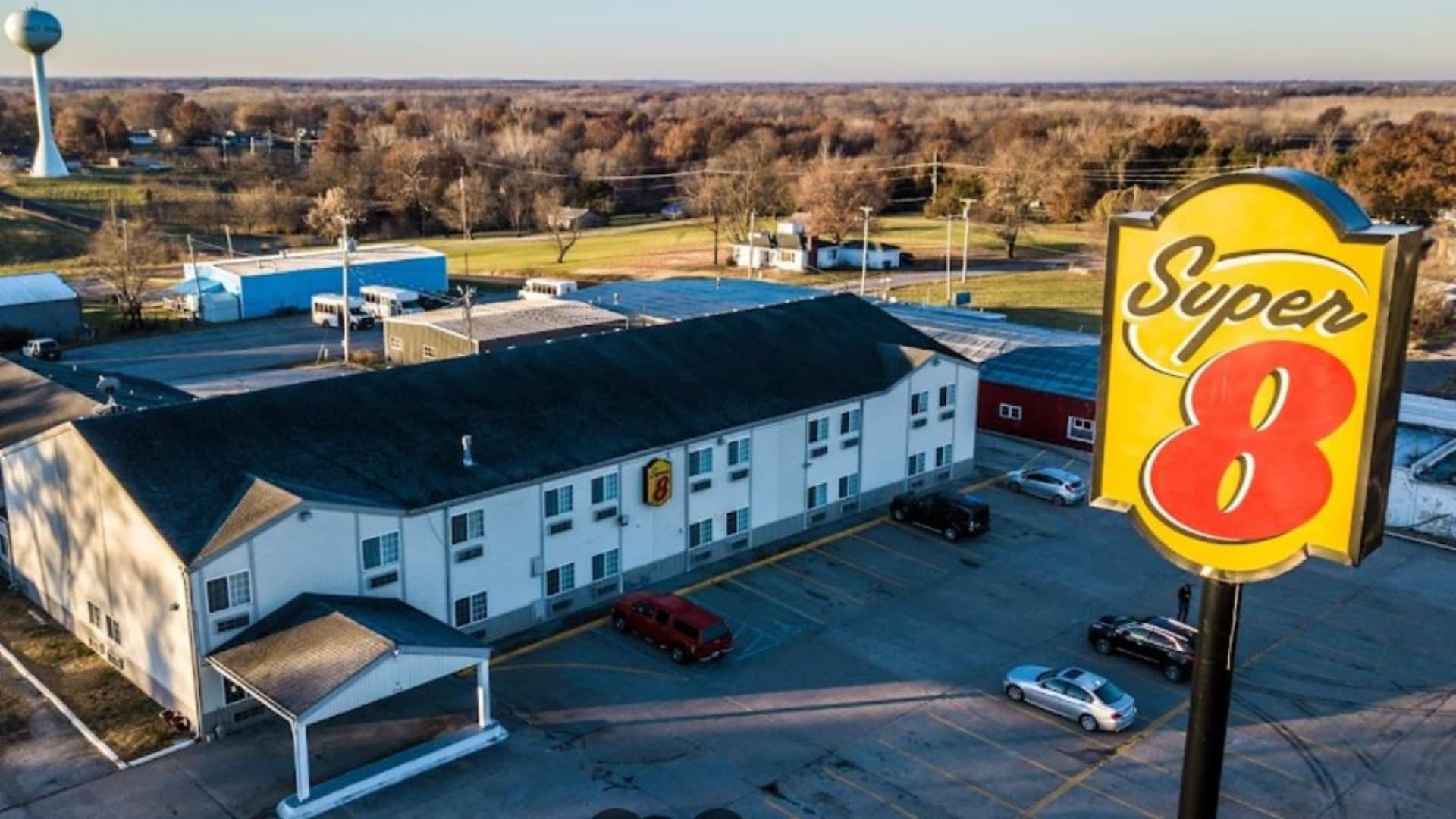 208 W Highway 40, Sweet Springs, MO for sale Building Photo- Image 1 of 1