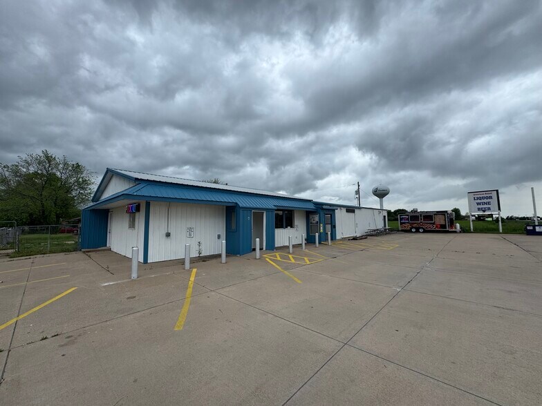 727 N Walnut St, Goddard, KS for lease - Building Photo - Image 2 of 12