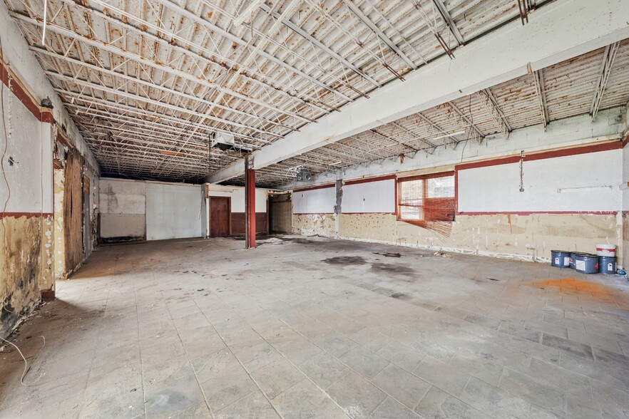 5222 Ridge Rd, Parma, OH for lease - Interior Photo - Image 3 of 13