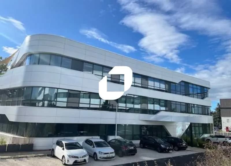 19 Rue Des Rosiéristes, Champagne-au-Mont-d'Or for lease - Building Photo - Image 3 of 8