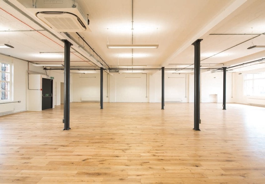 9 Holyrood St, London for lease - Interior Photo - Image 2 of 11