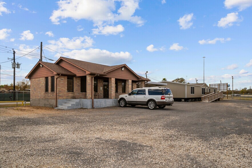 16310 East Fwy, Channelview, TX for sale - Building Photo - Image 1 of 1