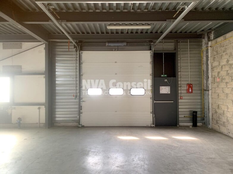 62 Boulevard Henri Navier, Taverny for lease - Building Photo - Image 2 of 14