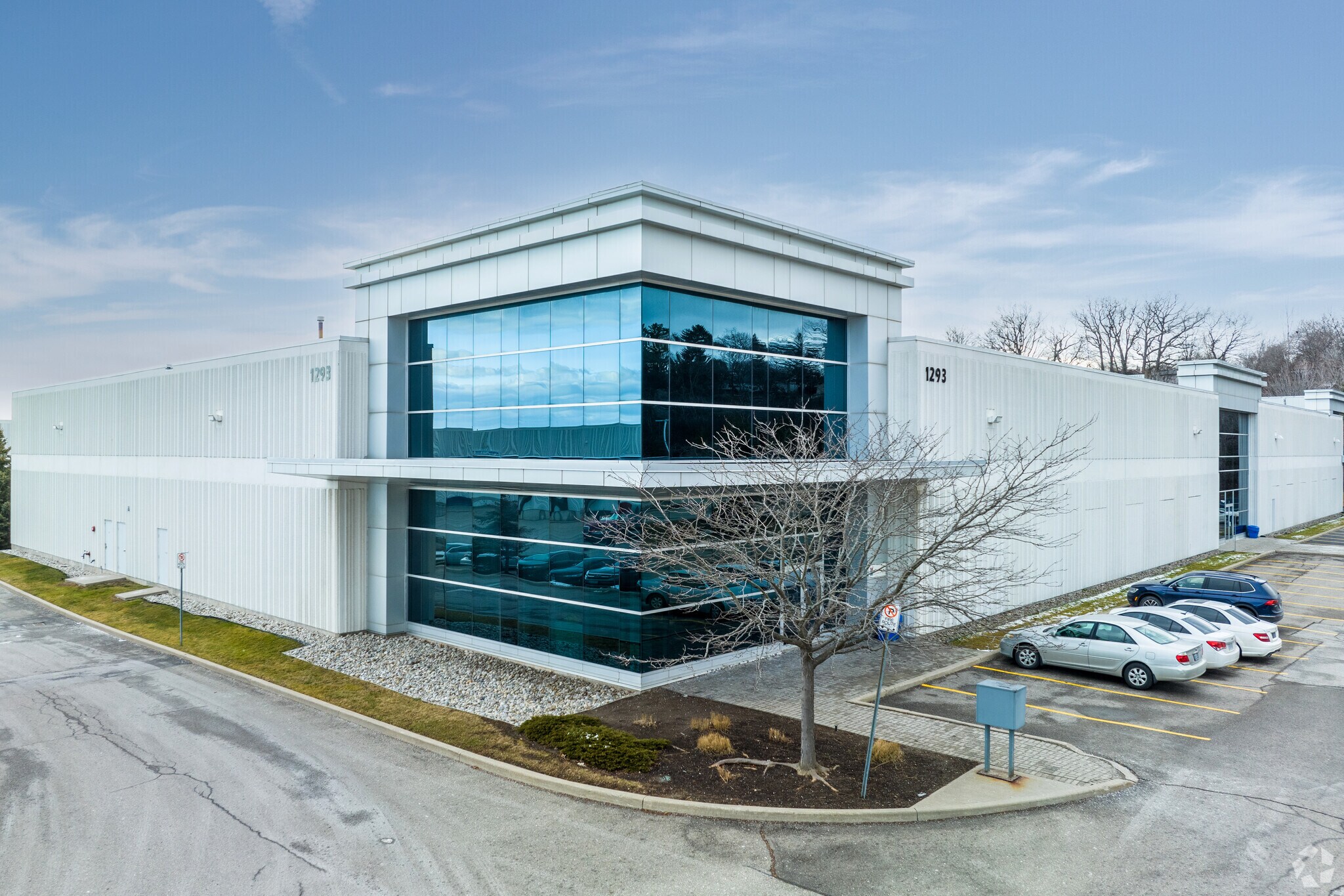 1293 N Service Rd E, Oakville, ON for lease Primary Photo- Image 1 of 5