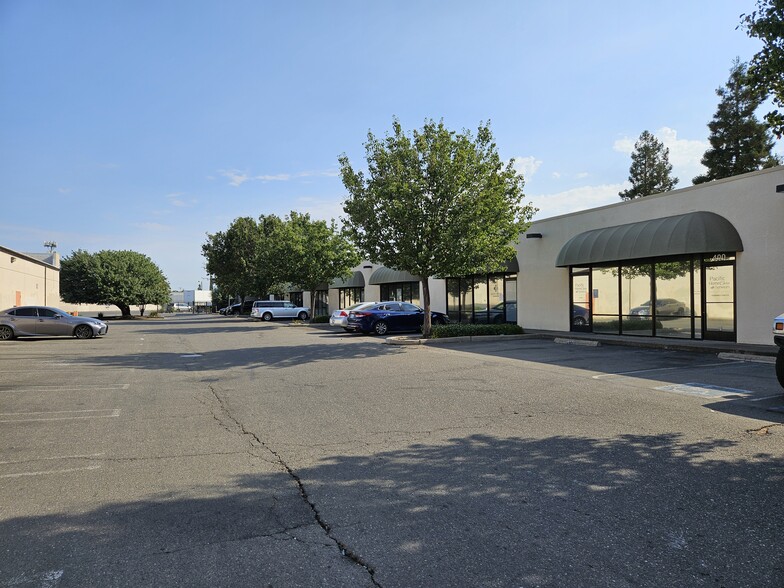 2005 Evergreen Ave, Modesto, CA for lease - Building Photo - Image 2 of 6