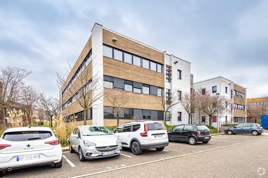 Office in Saint-Priest for lease - Primary Photo - Image 1 of 4