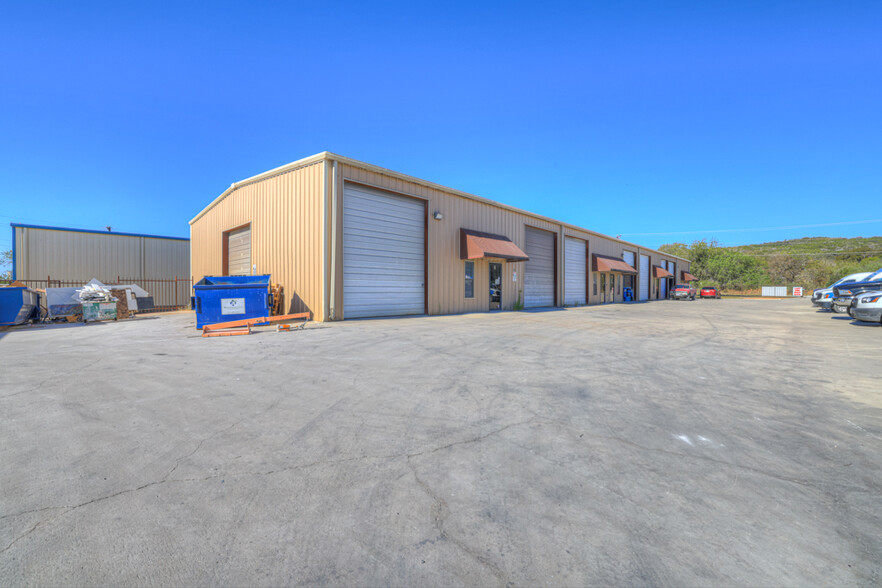 1379 Wald Rd, New Braunfels, TX for lease - Building Photo - Image 2 of 65