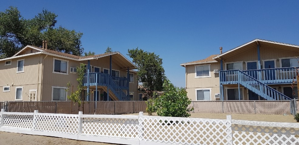 210 1st St, Fernley, NV for sale - Building Photo - Image 3 of 9