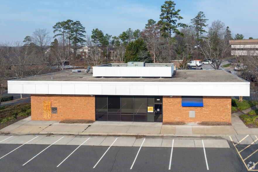 1775 Dobbins Dr, Chapel Hill, NC for sale - Building Photo - Image 3 of 33