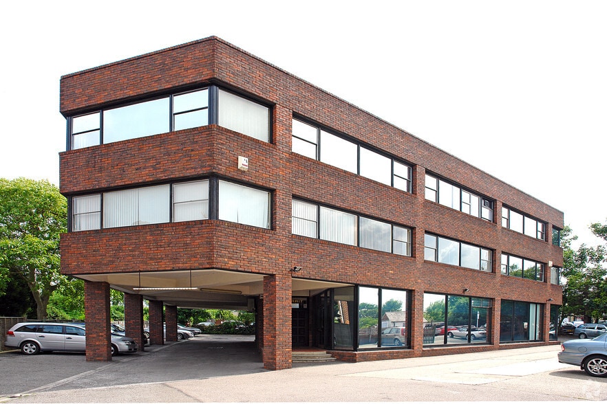 15 Station Rd, Biggleswade for sale - Primary Photo - Image 1 of 1