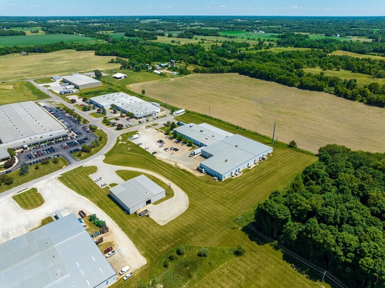 1514 Progress Dr, Albion, IN for sale - Building Photo - Image 3 of 9