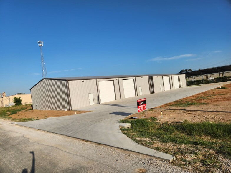 14566 Industrial Park, Aubrey, TX for lease - Building Photo - Image 3 of 17