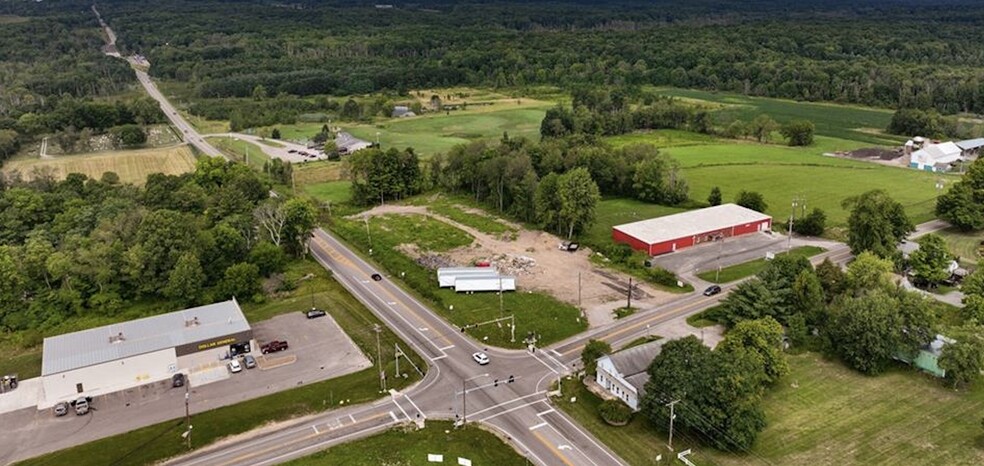 17740 Claridon Troy Rd, Burton, OH for sale - Building Photo - Image 1 of 5