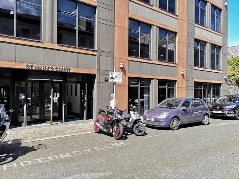 20 Hill St, Isle Of Man for sale - Primary Photo - Image 1 of 1