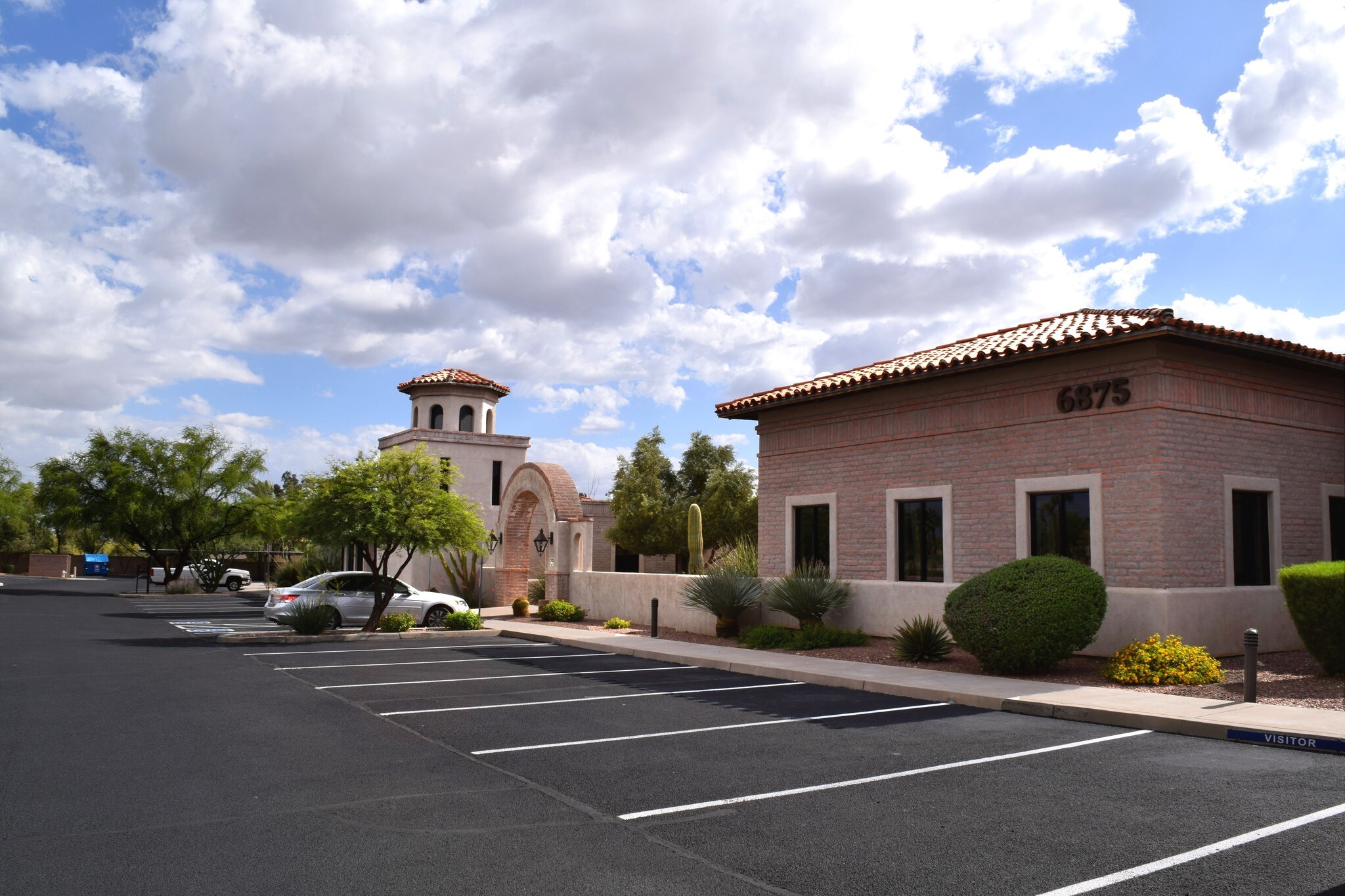 6875 N Oracle Rd, Tucson, AZ 85704 Office for Sale