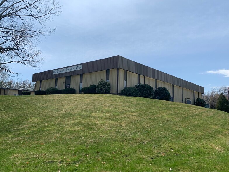 938 Suffield St, Agawam, MA for sale - Building Photo - Image 1 of 1