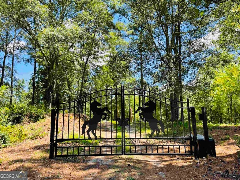 90 Kent Rock Road, Loganville, GA for sale - Primary Photo - Image 2 of 7