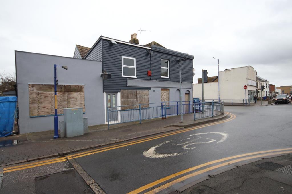 158-160 High St, Sheerness for sale Building Photo- Image 1 of 1