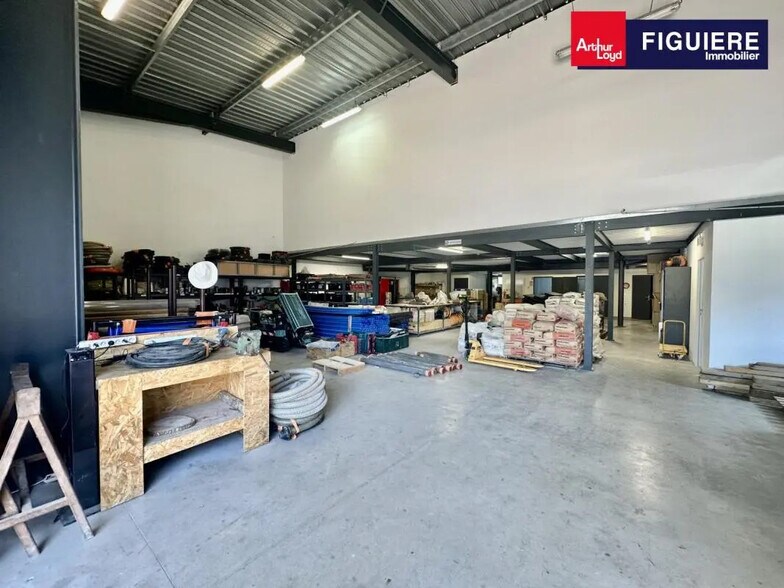 525 Rue Des Roseaux, Bouc-Bel-Air for lease - Building Photo - Image 2 of 14