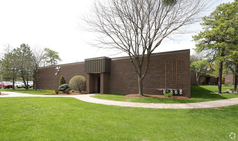 1 Pine West Plz, Albany, NY for sale - Primary Photo - Image 1 of 1