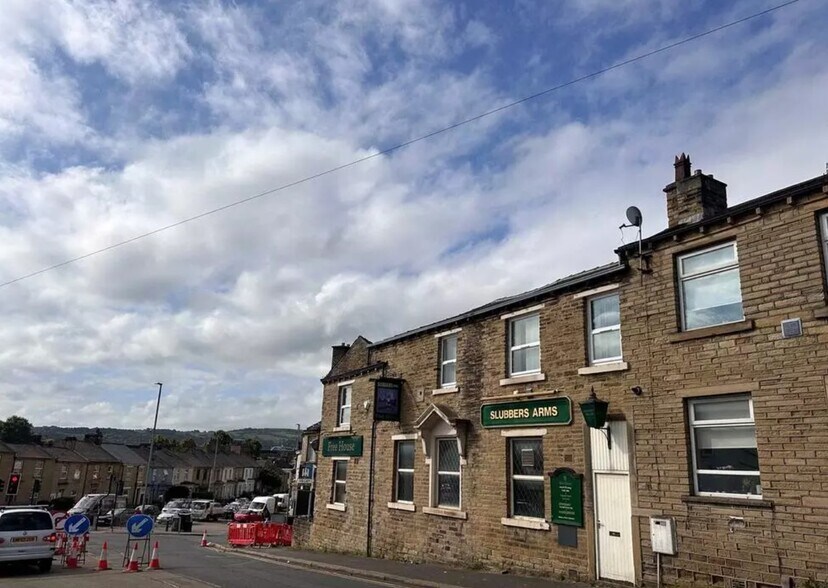 1 Halifax Old Rd, Huddersfield for sale - Primary Photo - Image 1 of 1