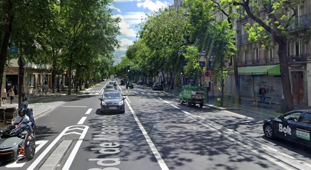 Retail in Paris for lease Building Photo- Image 1 of 7