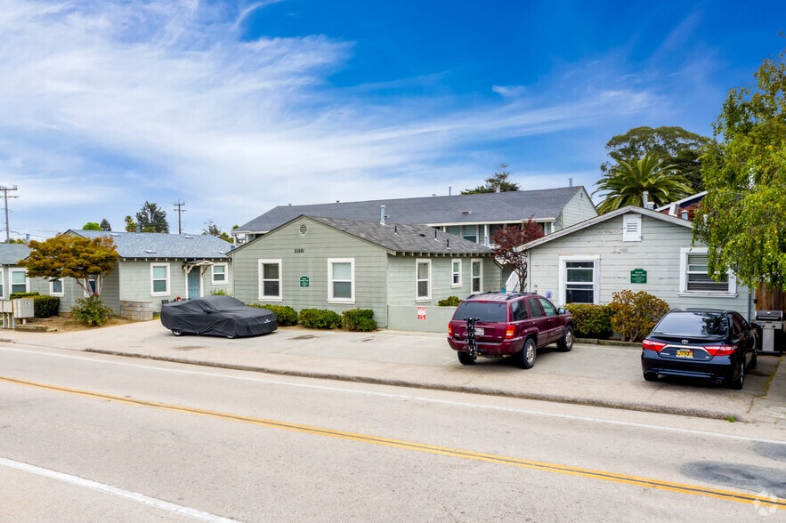21661 E Cliff Dr, Santa Cruz, CA for sale - Primary Photo - Image 2 of 8