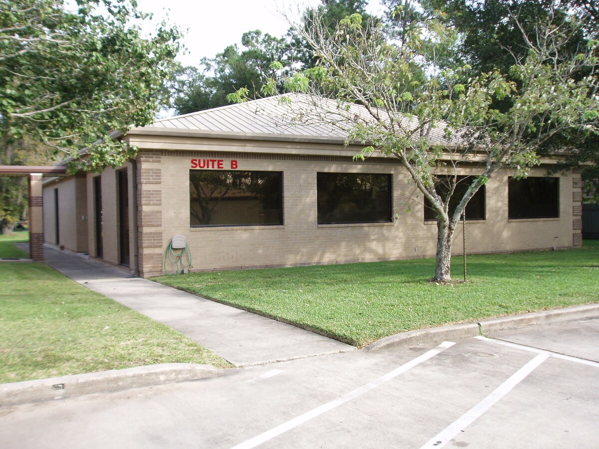 810 Russell Palmer Rd, Kingwood, TX 77339