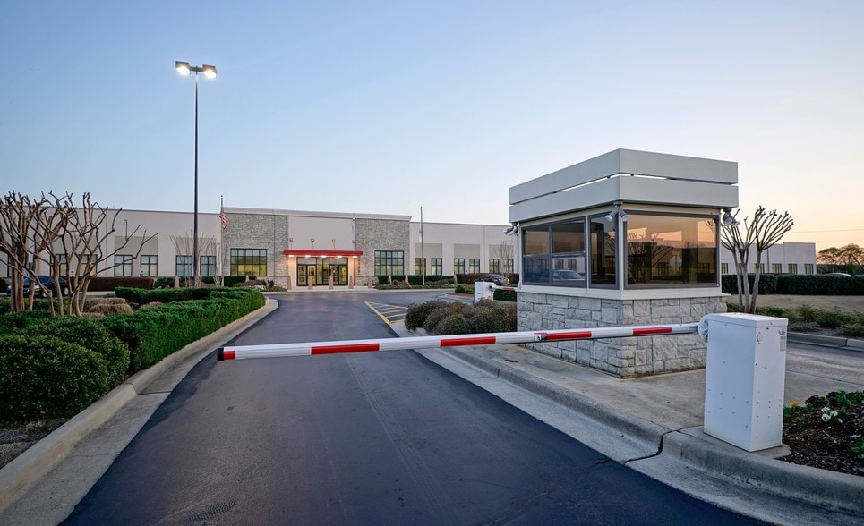 475 Quality Cir, Huntsville, AL for lease - Building Photo - Image 3 of 30