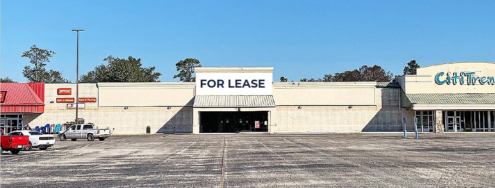 141-145 Lindberg Ave, Atmore, AL for sale - Building Photo - Image 1 of 1