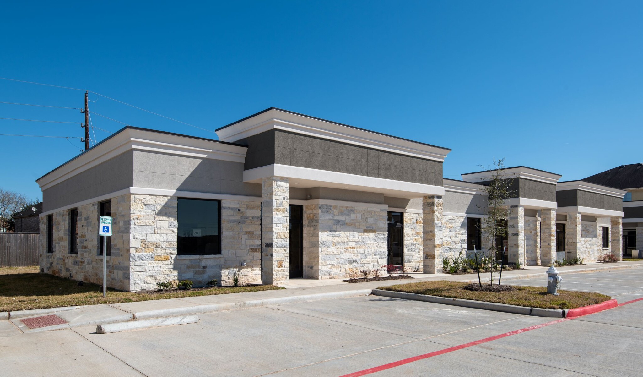 5501 Cabrera Dr, Sugar Land, TX for lease Primary Photo- Image 1 of 7