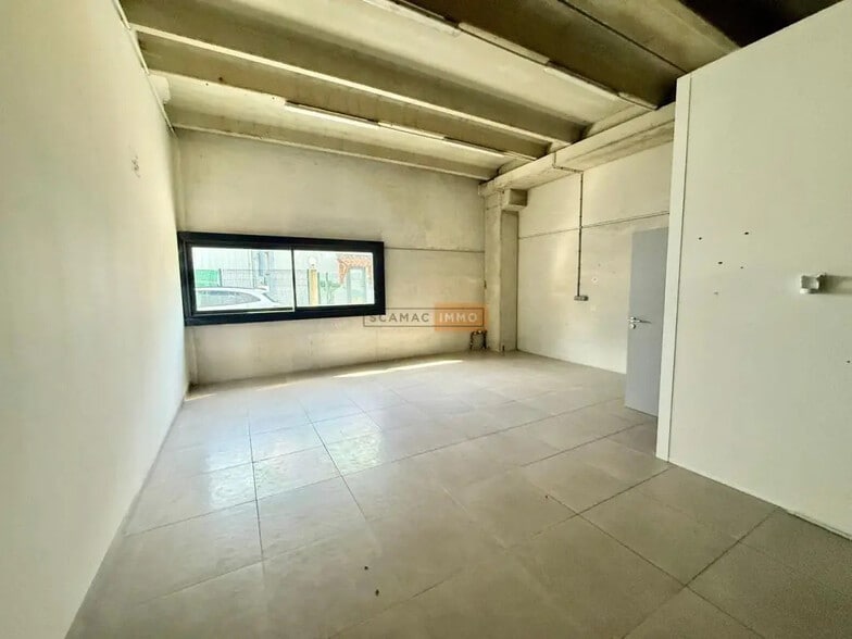 Industrial in Puget-sur-Argens for lease - Interior Photo - Image 3 of 12