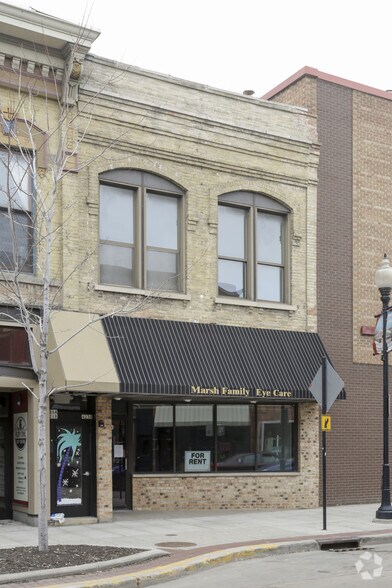 423 N Main St, Oshkosh, WI for sale - Primary Photo - Image 1 of 1