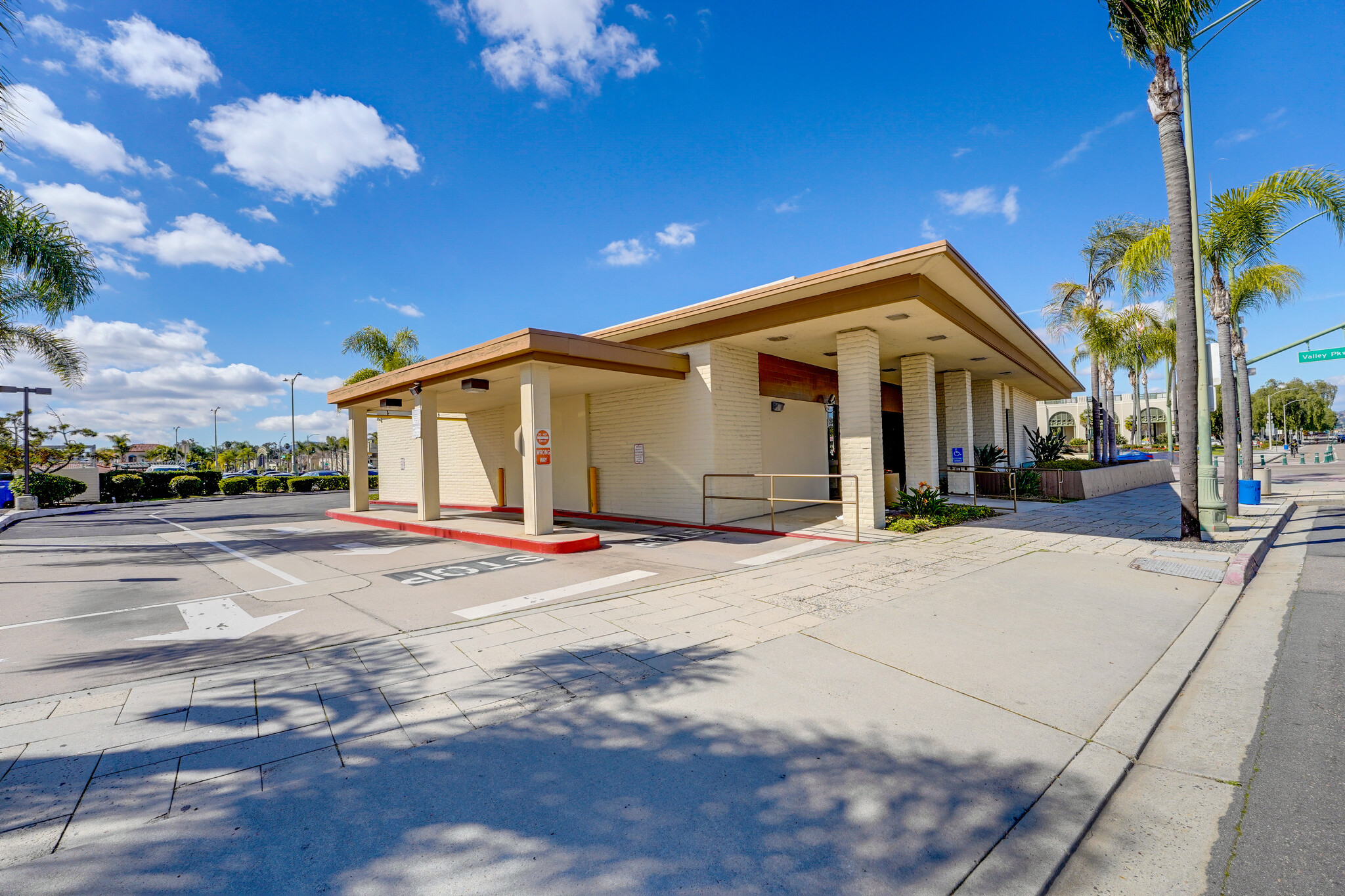 125 N Broadway, Escondido, CA for lease Primary Photo- Image 1 of 13