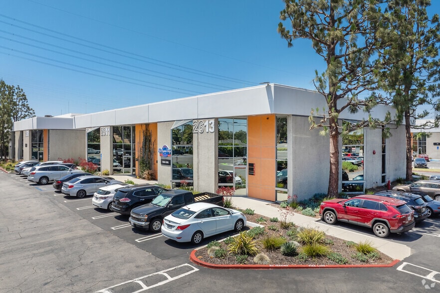 2609-2627 Manhattan Beach Blvd, Redondo Beach, CA for lease - Building Photo - Image 2 of 19