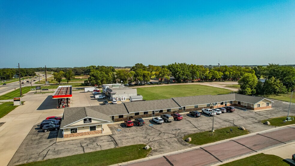 1008 Eastview Ave, Okoboji, IA for sale - Building Photo - Image 1 of 1