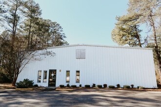 307 Fields Dr, Aberdeen, NC for lease Building Photo- Image 2 of 13
