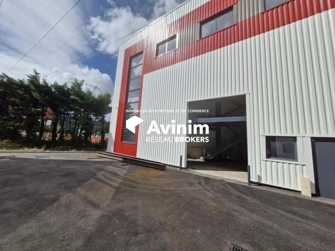 Industrial in Tremblay-en-France for lease Building Photo- Image 1 of 6