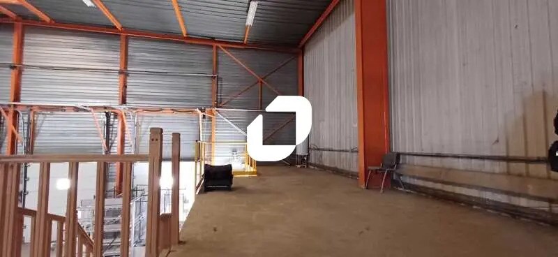 Flex in Épône for lease - Interior Photo - Image 3 of 6